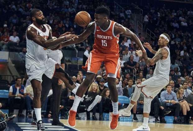  锡安暴力扣篮引爆全场，鹈鹕末节攻势击溃火箭收获季前赛首胜